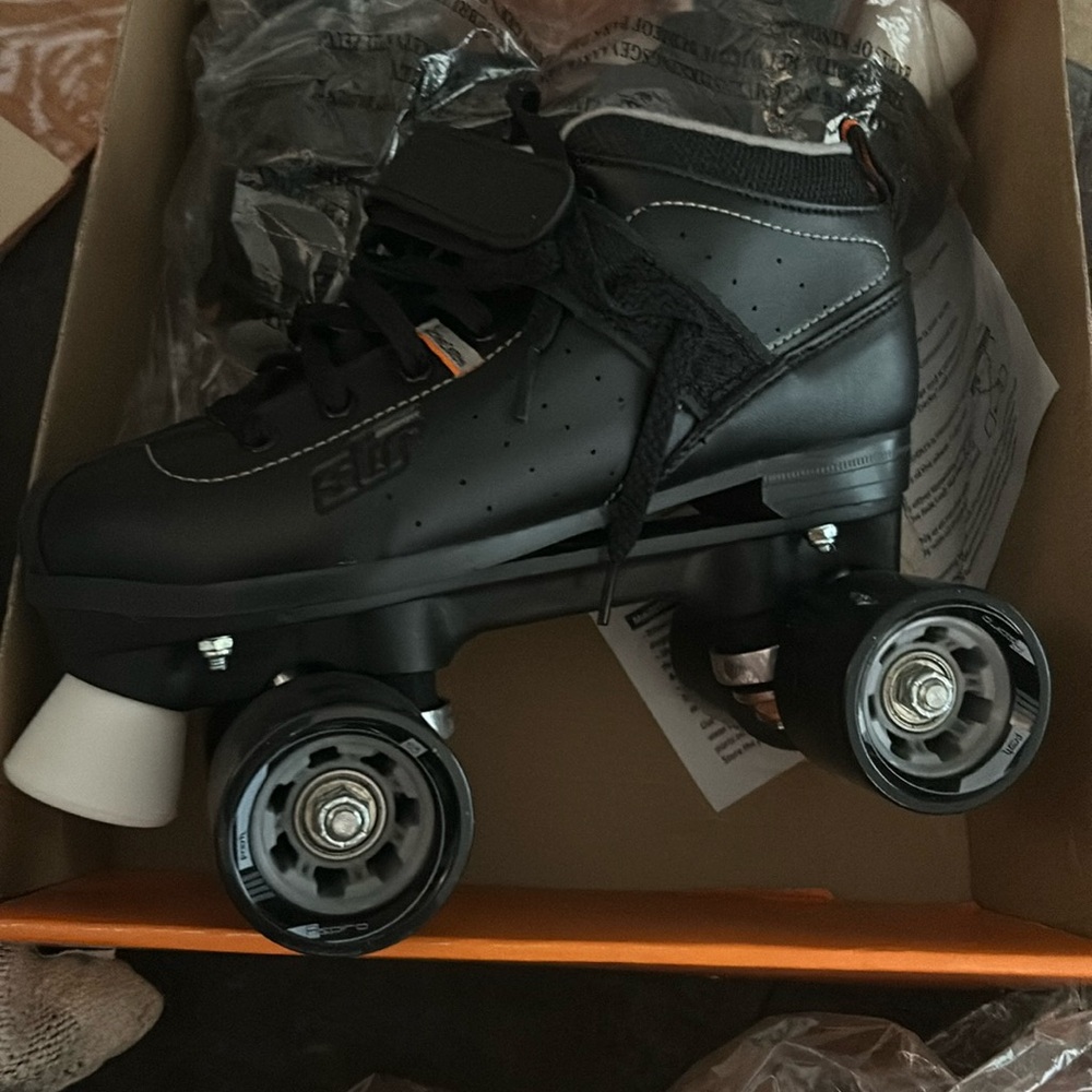 Men’s  new roller blades
